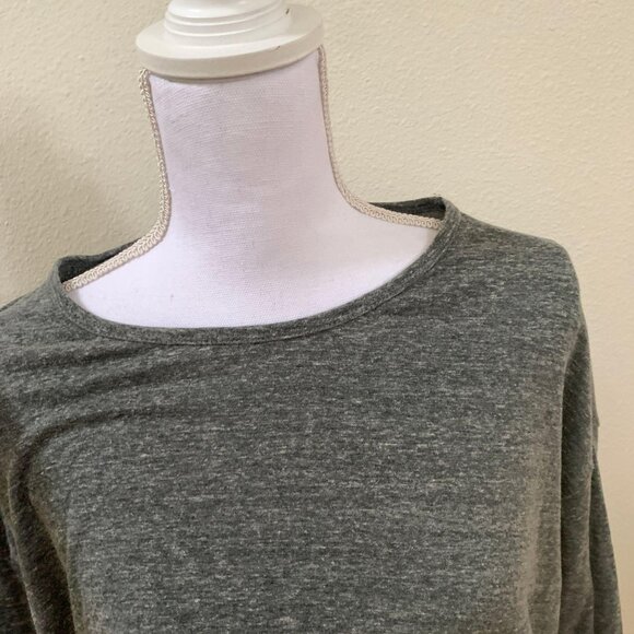 LuLaRoe Heathered Gray Relaxed Fit IRMA Tunic Top XS Womens Casual Short Sleeve - Picture 3 of 5